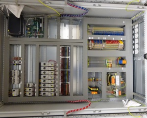 Control cabinet breeder master feeding